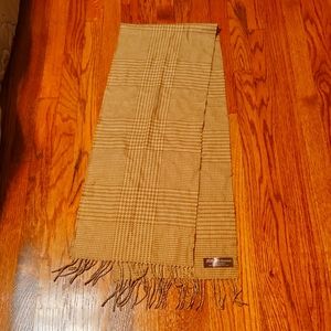 100% hounds tooth cashmere scarf